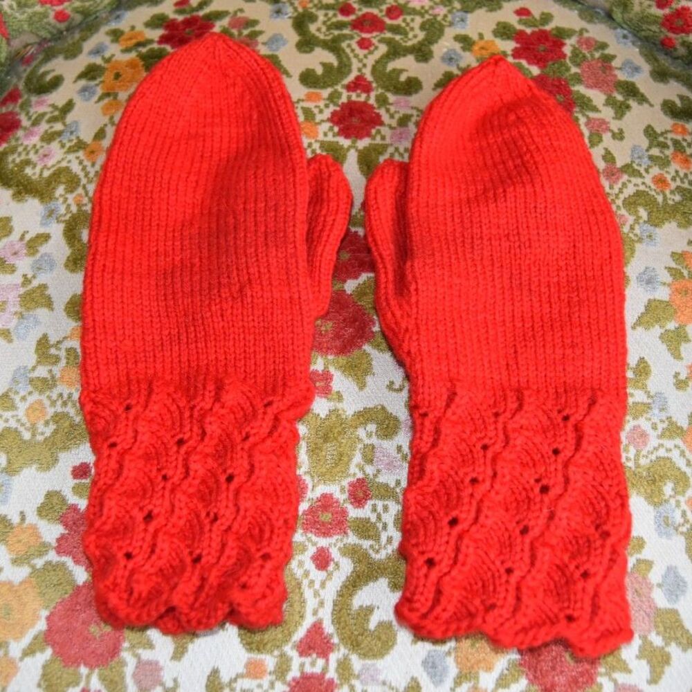 Red Knit Mittens Cable Eyelet Long Cuffs Winter Cottagecore 10.5"
